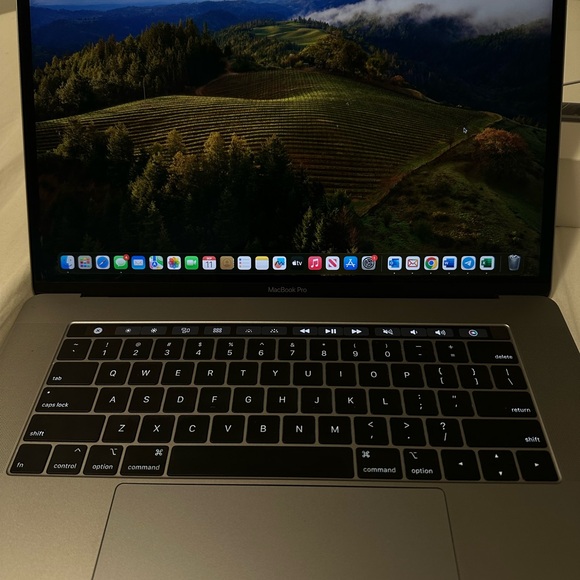 MacBook Pro 15” - Picture 4 of 9